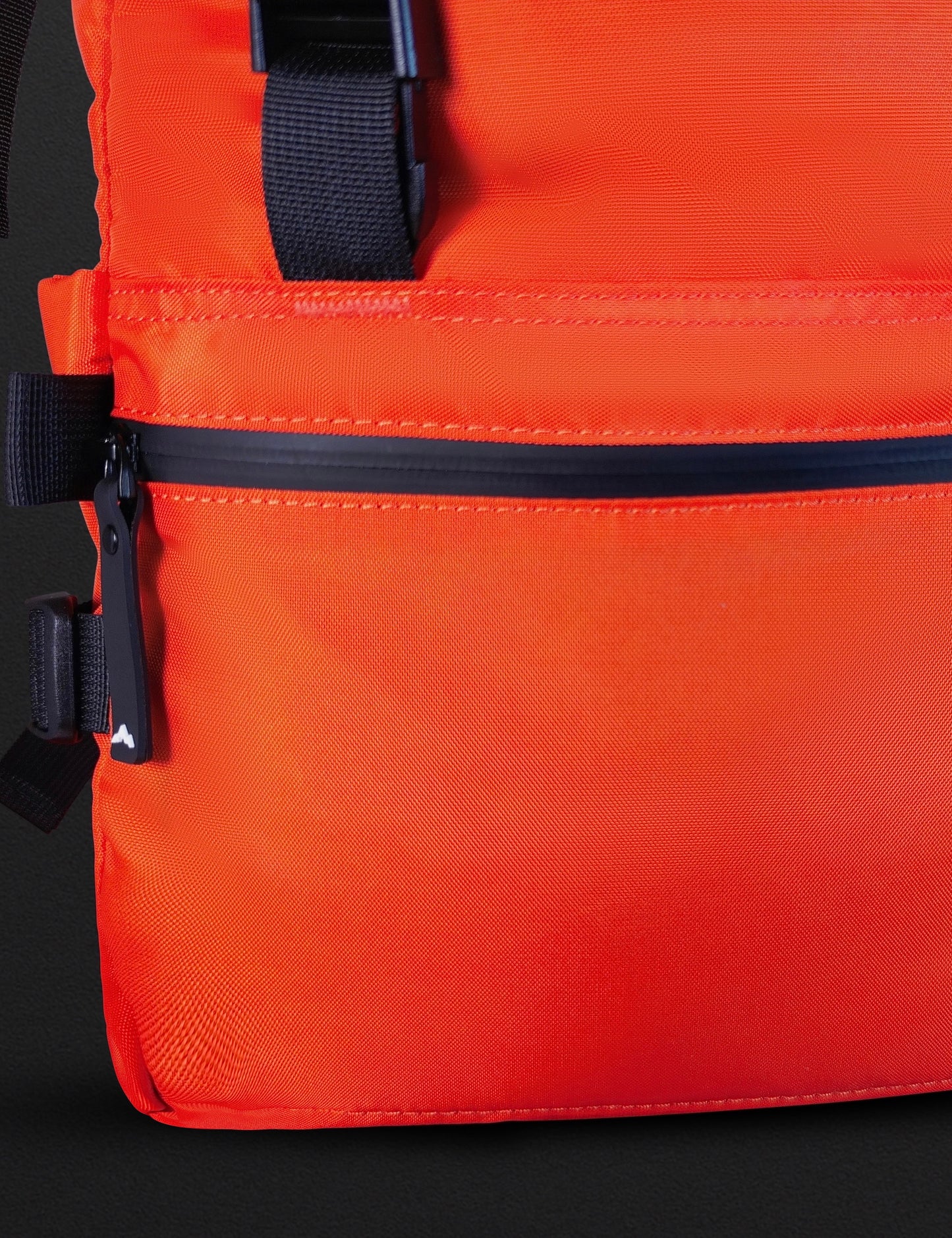 XPLORER V.1 15L BACKPACK